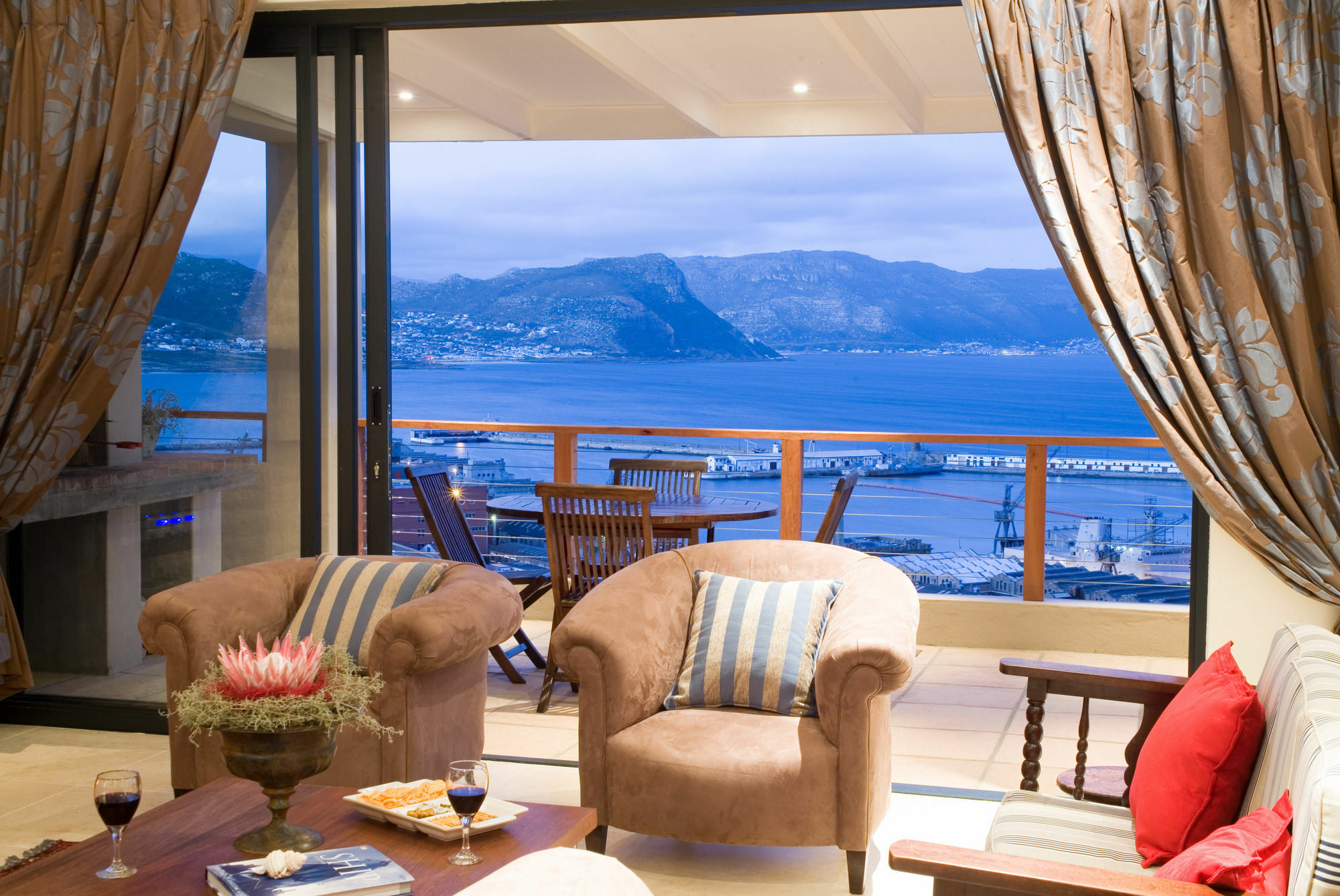 Mariner Guesthouse & Villa Simonʼs Town Екстериор снимка